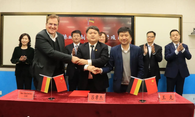 龙口市高级技工学校中德“双元制”合作办学项目签约仪式举行：蓄...